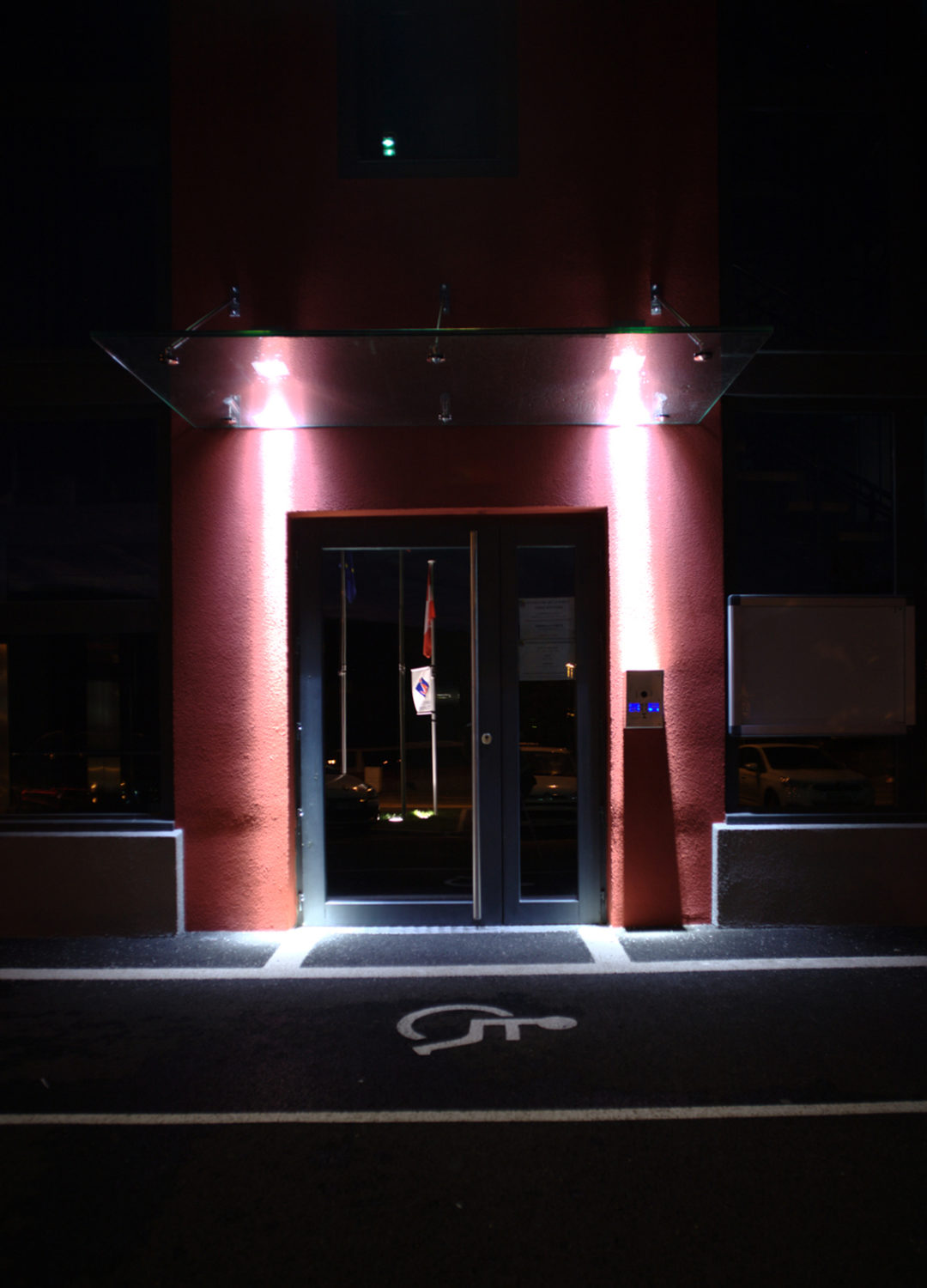 PHOTO 12 entrée de nuit 1080 x 1500 PHOTO 12 entrée de nuit 1080 x 1500